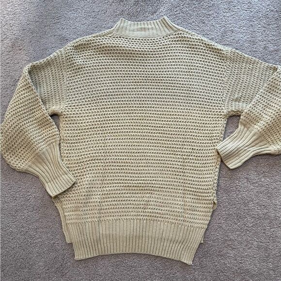 Ladies Sweater  - Picture 4 of 7